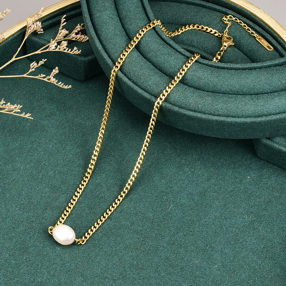 Choke Necklace on 18k Gold Plating with a Freshwater Pearl