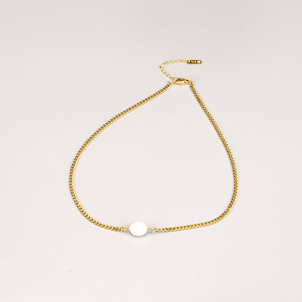 Choke Necklace on 18k Gold Plating with a Freshwater Pearl