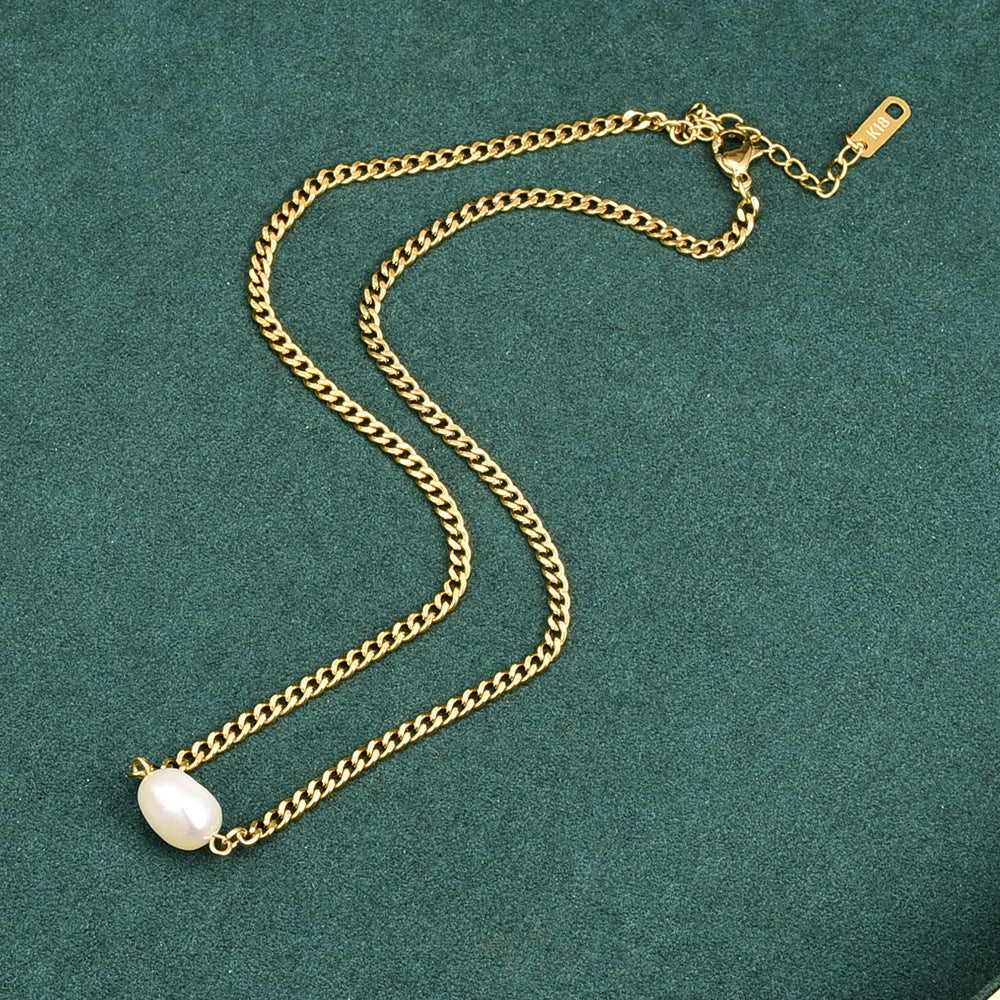 Choke Necklace on 18k Gold Plating with a Freshwater Pearl